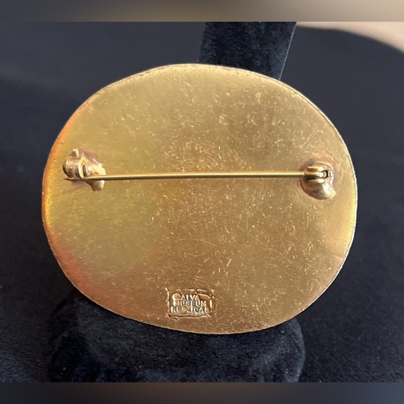 Vintage St George Slaying the Dragon Gold Medallion Brooch Alva Museum Replicas - Picture 3 of 4